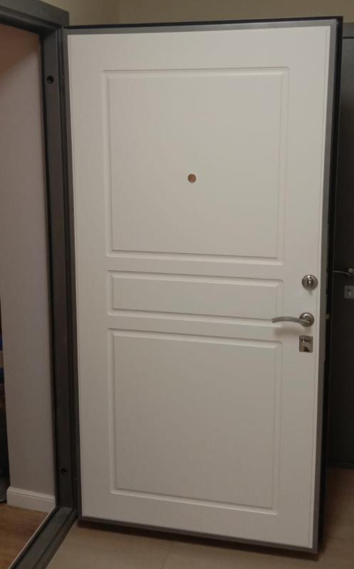 Замена МДФ панели входной двери